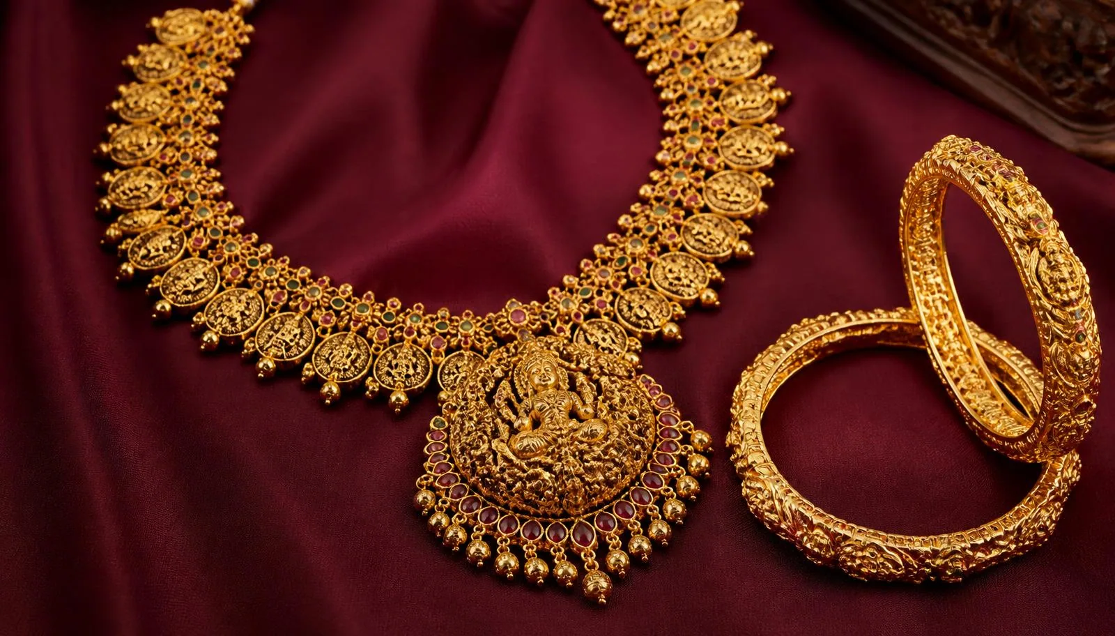 Indian gold temple jewellery product photography